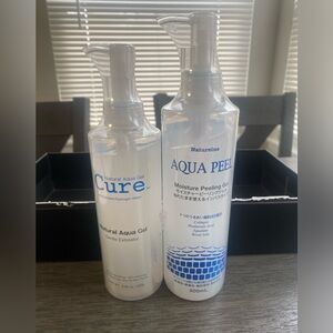 Cure Aqua Gel exfoliator and moisture peeling gel